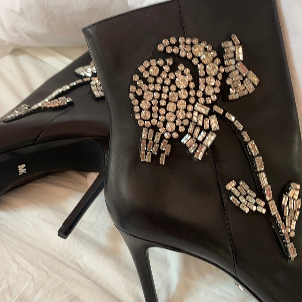 NEW Gorgeous Black Leather MK boots Crystal Accents